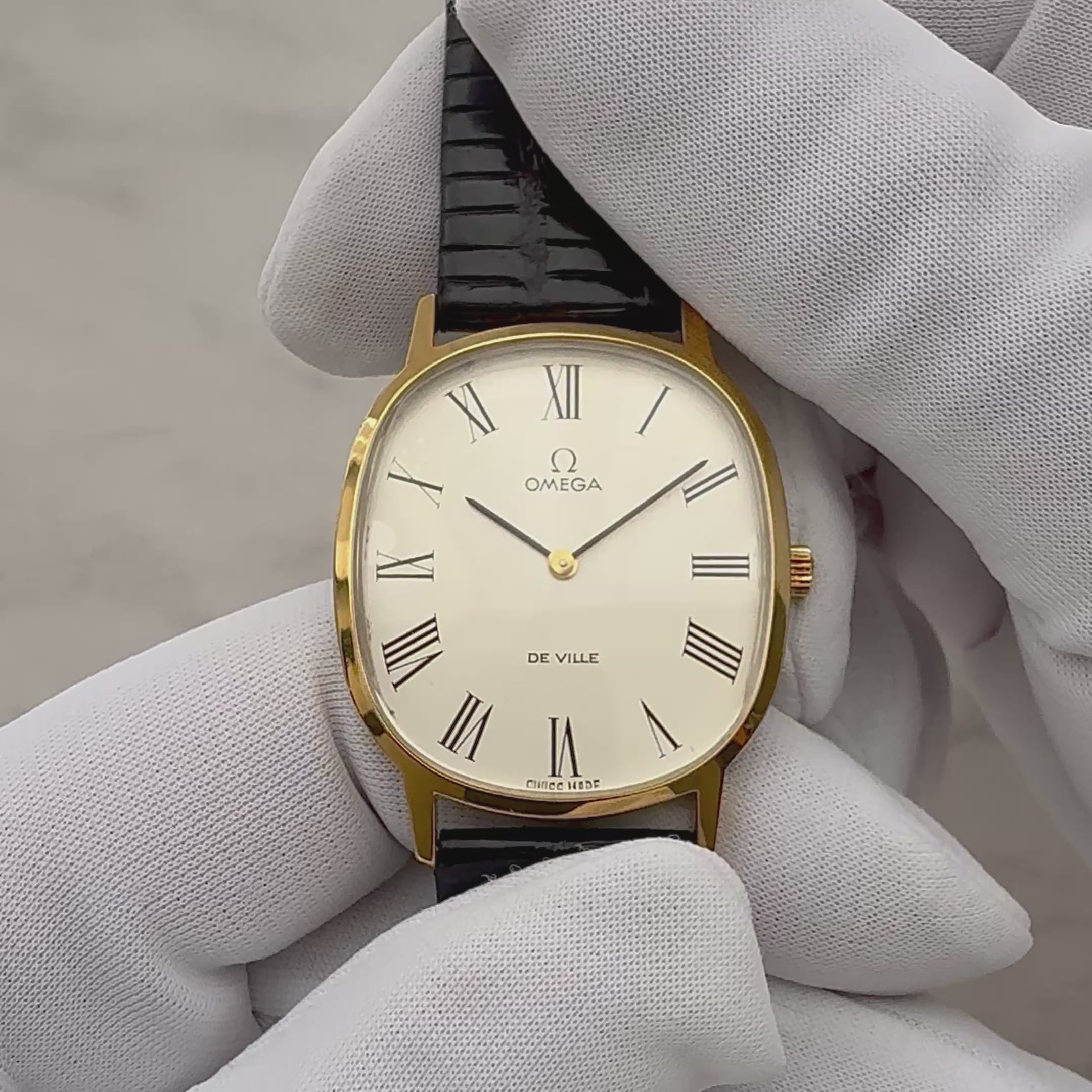 【OMEGA】Omega De Ville GP Oval Silver Roman with original buckle