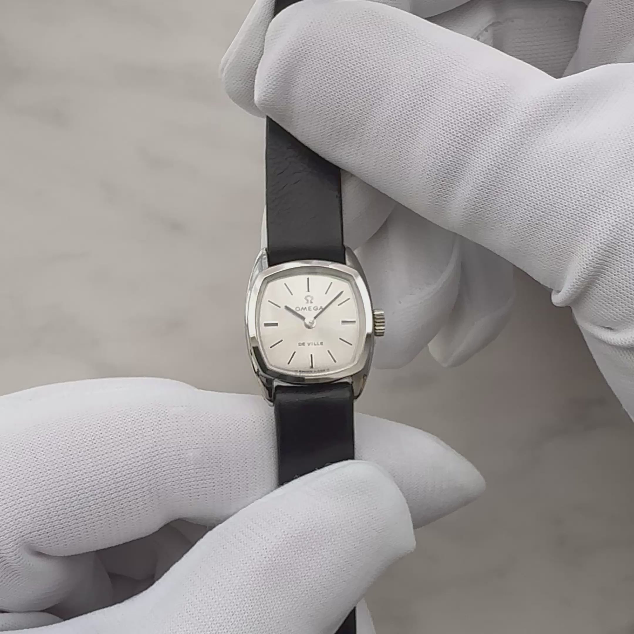 [Omega] 歐米茄碟飛系列不鏽鋼方形銀色腕錶，全新庫存，配件齊全