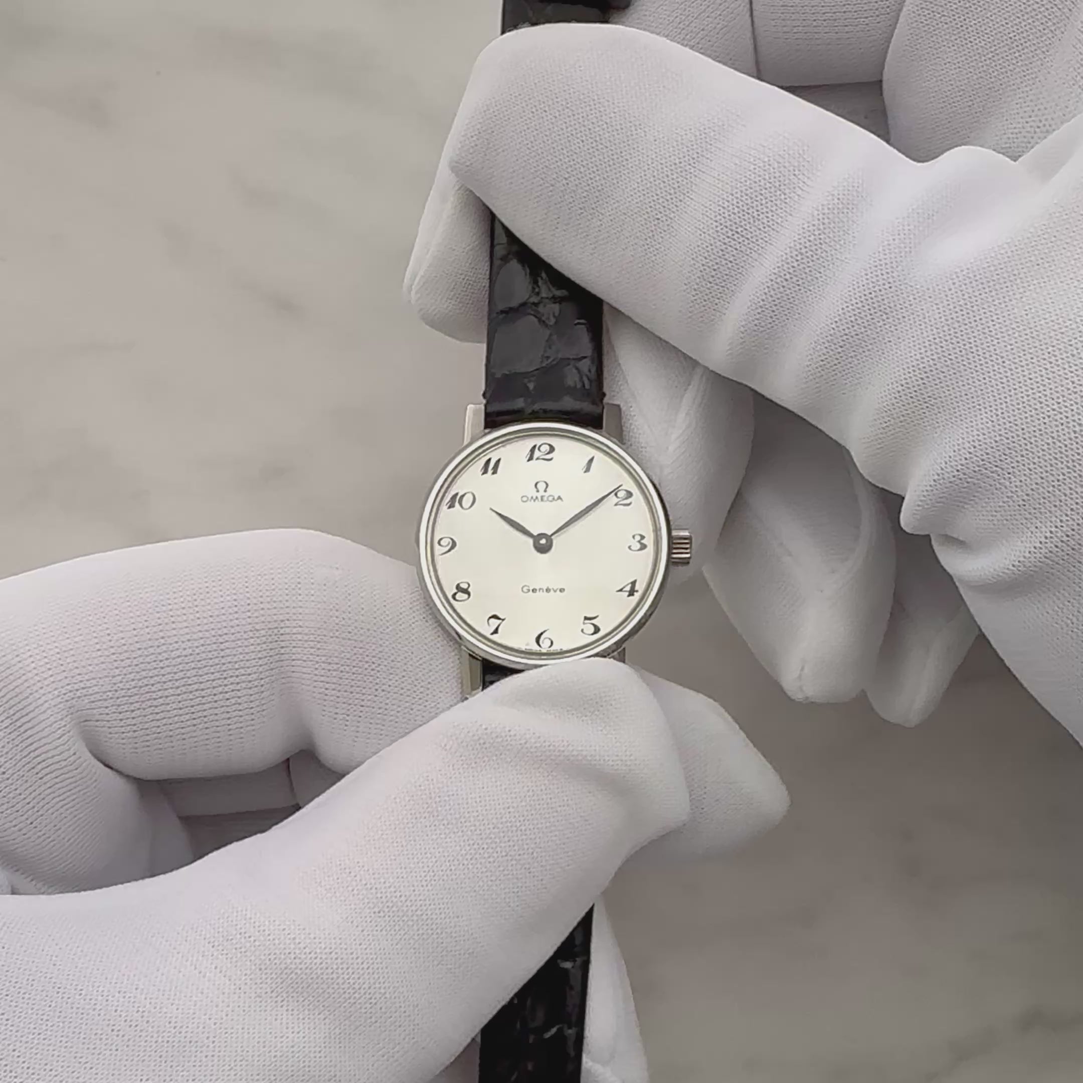 【OMEGA】オメガ ジュネーヴ SS ラウンド Silver Arabic 純正尾錠付き